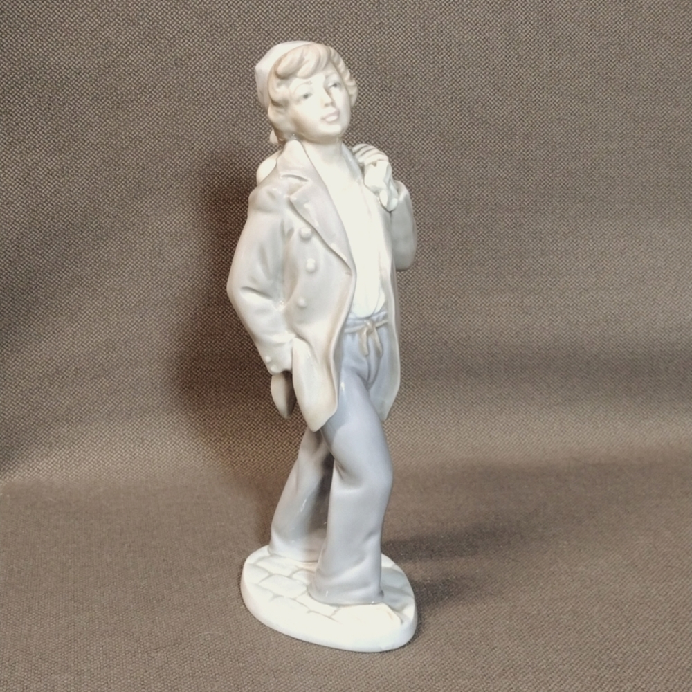NAO by LLADRO traveler